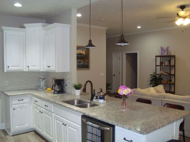 Building Photo - Home in Phenix City available to rent 10/2...