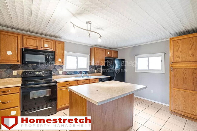 Building Photo - 8109 Mathilda Ave