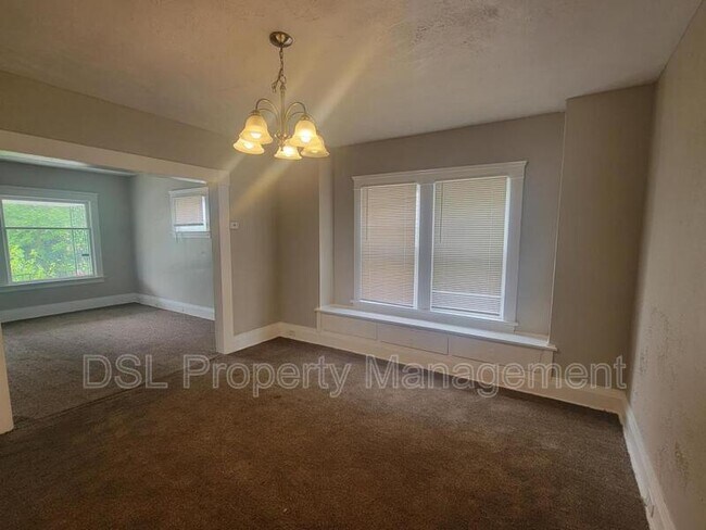 Building Photo - 3555 E 143rd St