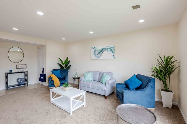 Building Photo - North Hills Apartments, LLC