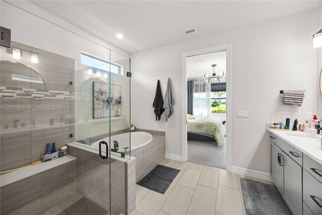 Building Photo - 4549 Pinehurst Trl W
