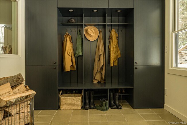 Building Photo - 55 Nordic Dr