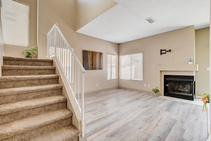 Building Photo - 1661 Cloister Ave