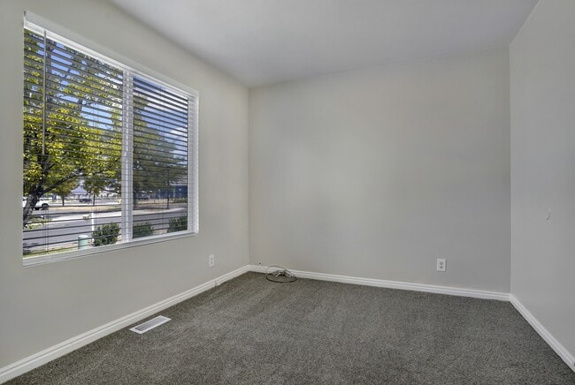 Building Photo - 623 W 930 N