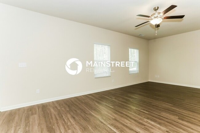 Building Photo - 4 Bedroom Pet-Friendly Home in Covington, GA with Main Street Renewal