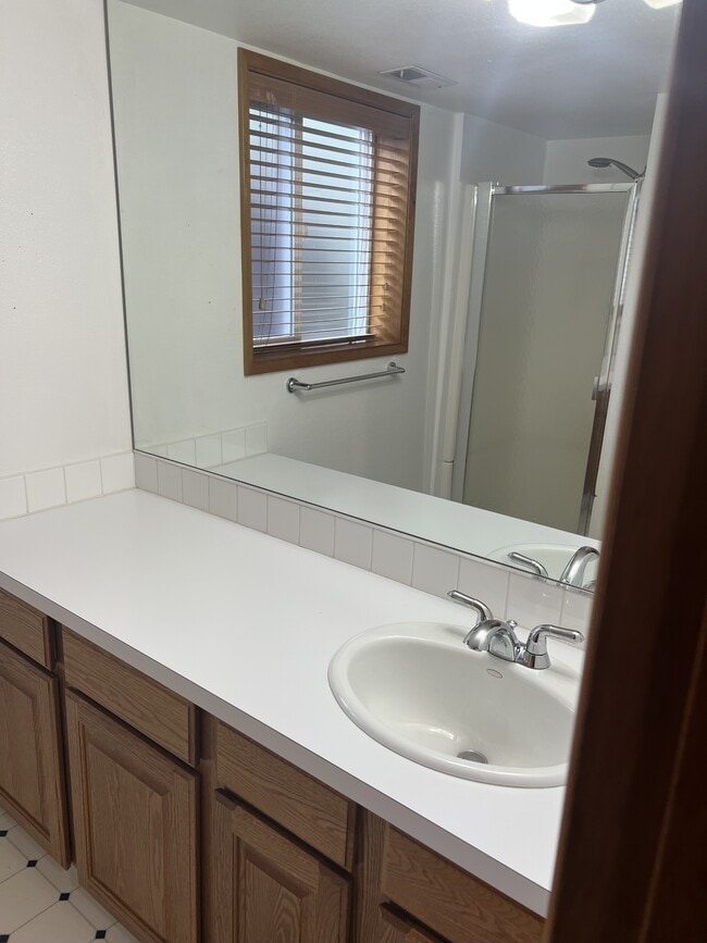 Building Photo - 11820 NW Marylee Ct