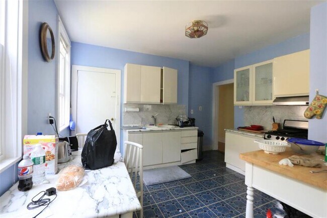 Building Photo - 19 Park Ave