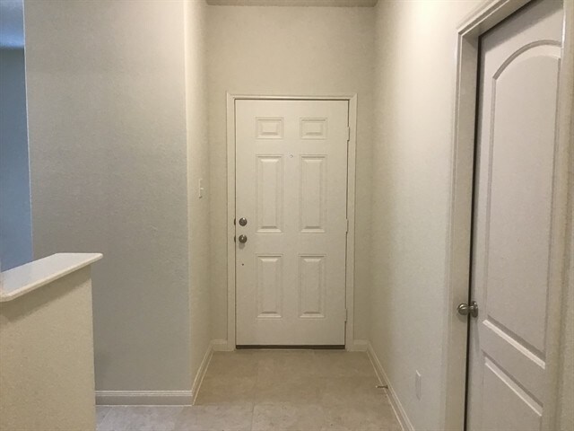 Building Photo - 9450 Plum Court