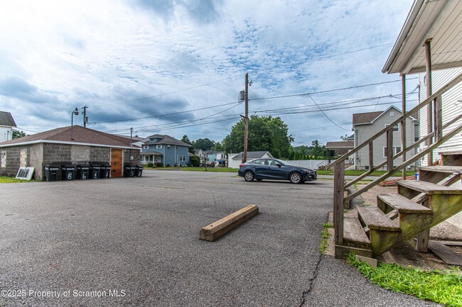 Building Photo - 502 Cypress St