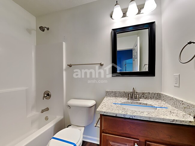 Building Photo - 156 Haverstraw Pl
