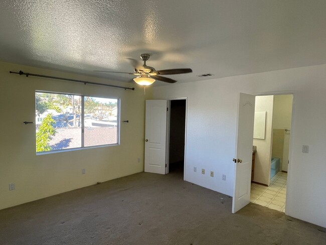 Building Photo - 4 BEDROOMS 3 FULL BATHS HOUSE IN EL CAJON CA