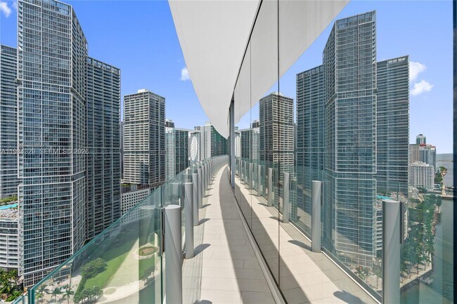 Building Photo - 300 Biscayne Blvd Way