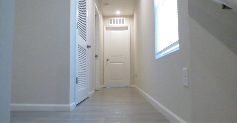 Building Photo - 404 Sedgewick Dr