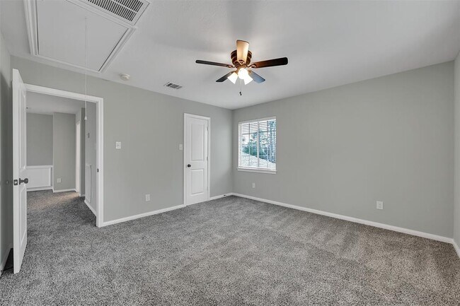 Building Photo - 12744 Point Aquarius Blvd