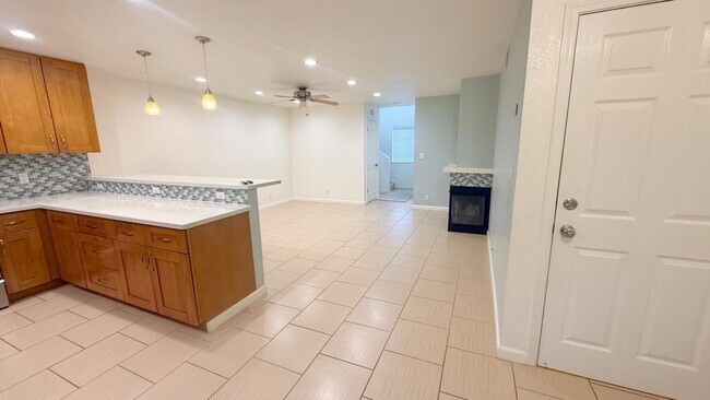 Building Photo - 1013 Woodside Rd