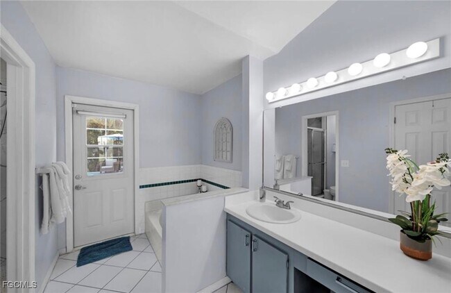 Building Photo - 3107 SW 15th Ave