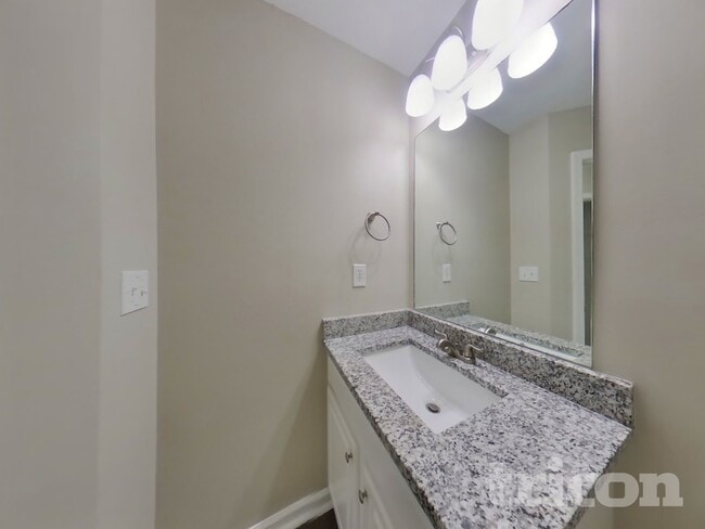 Building Photo - 3120 Far Emerald Land