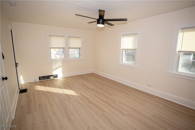 Building Photo - 12412 Sprecher Ave