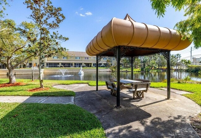 Building Photo - 11231 Kapok Grand Cir