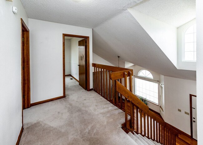 Building Photo - Westside Home in Mt Shadows in D20