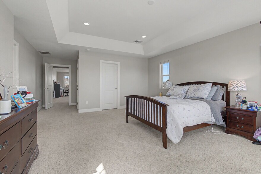 Building Photo - 2102 Summerlin Ln