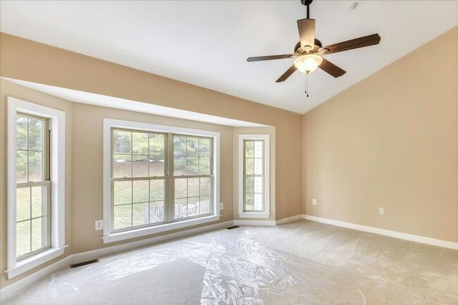 Building Photo - Beautifully maintained townhouse in Lake L...