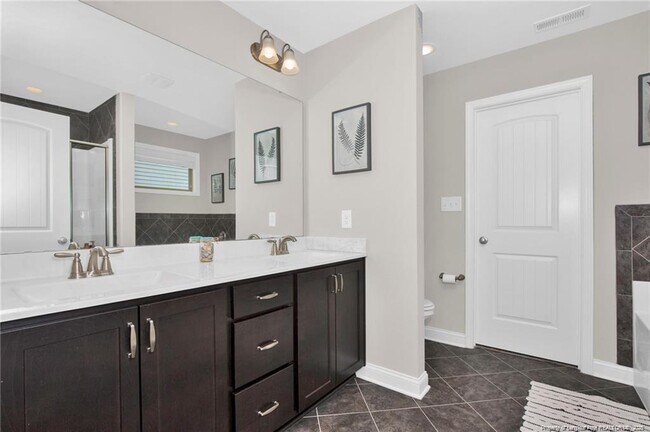 Building Photo - 5344 Debut Ave