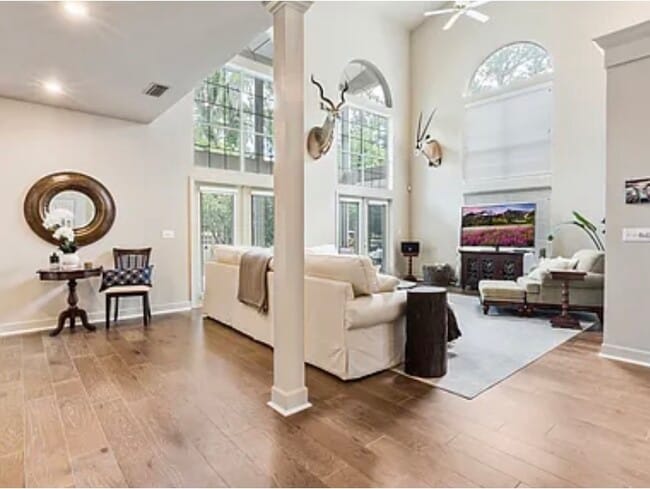 Building Photo - 10947 Palmetto Blvd