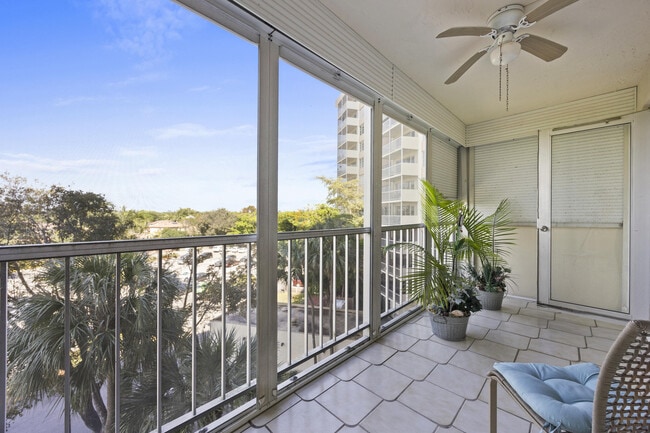 Building Photo - 10777 W Sample Rd