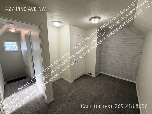 Building Photo - 427 Pine Ave NW