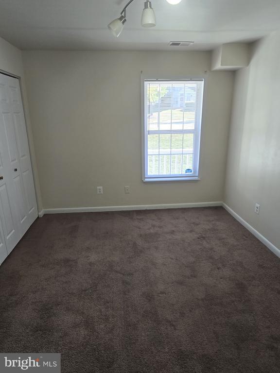 Building Photo - 1003 Spring Valley Ct