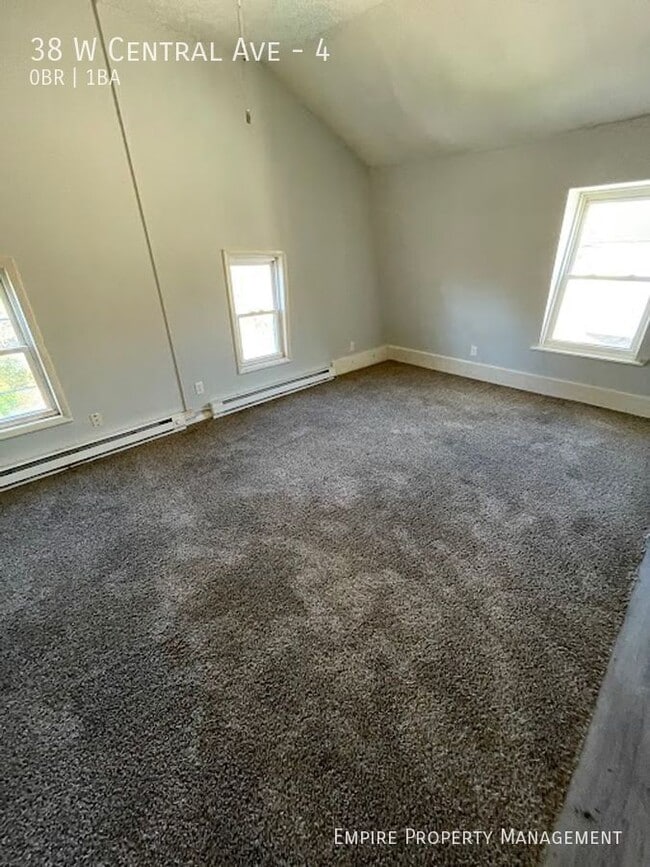 Building Photo - 38 W Central Ave