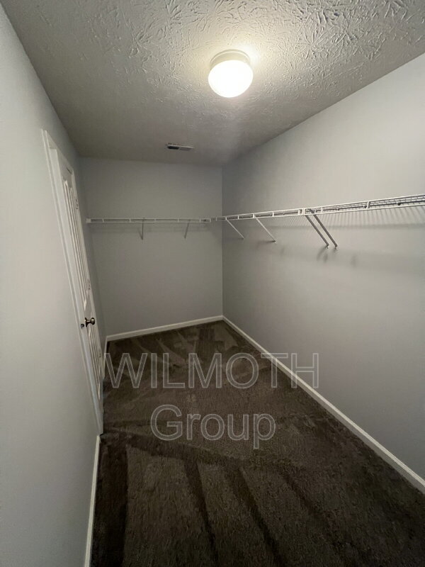 Building Photo - 9451 Glencroft Way