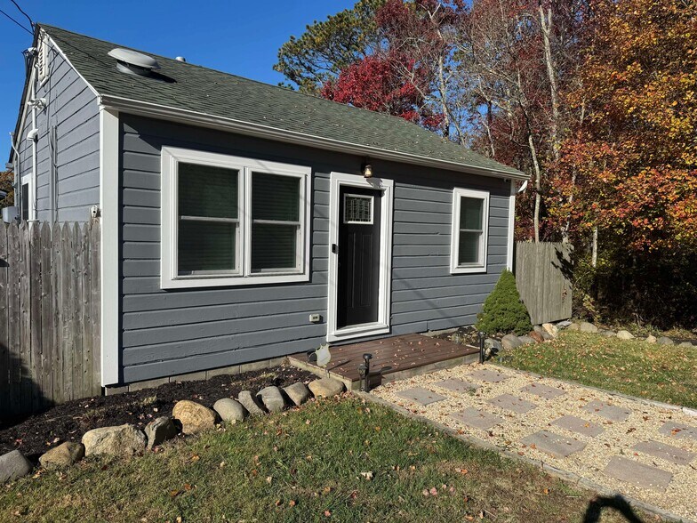 Building Photo - 28 Sheridan Dr