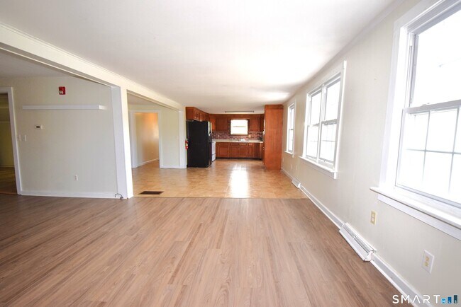 Building Photo - 1129 CT-169