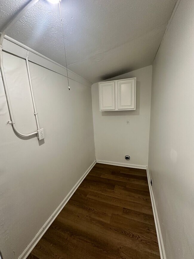 Building Photo - 3239 Marne Ave