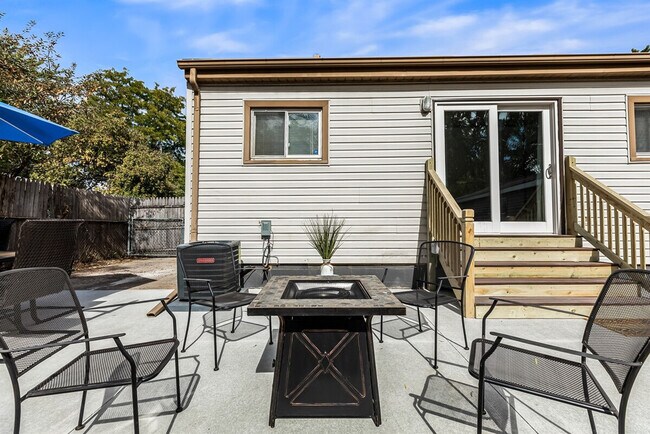 Building Photo - 14926 E 10 Mile Rd