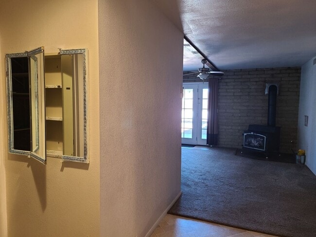 Building Photo - Cottonwood Area/ One-time leasing $1600.00 includes utilities.