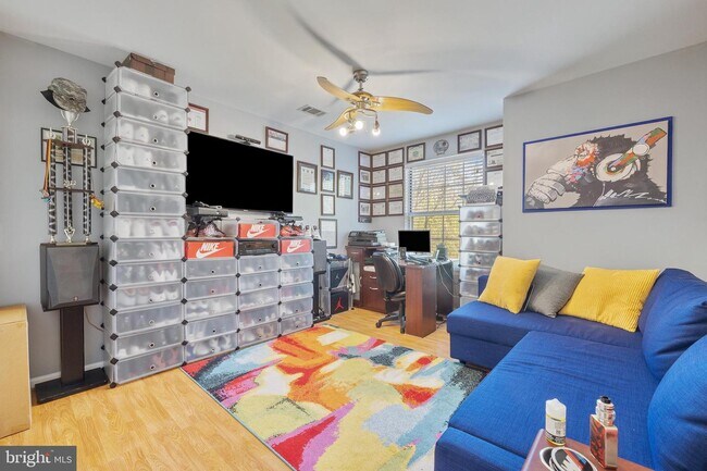 Building Photo - 209 Water Fountain Ct