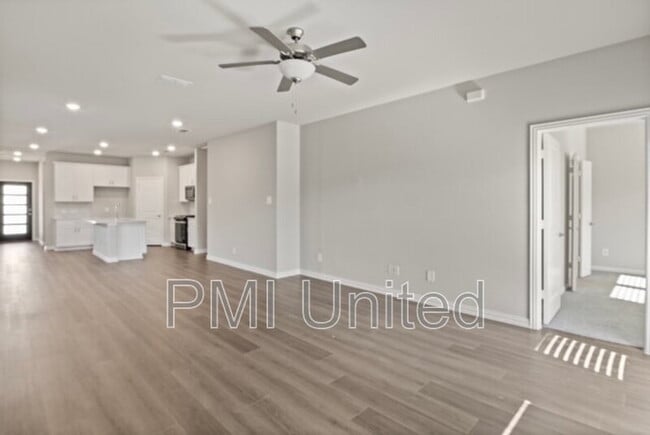 Building Photo - 203 Travine Dr