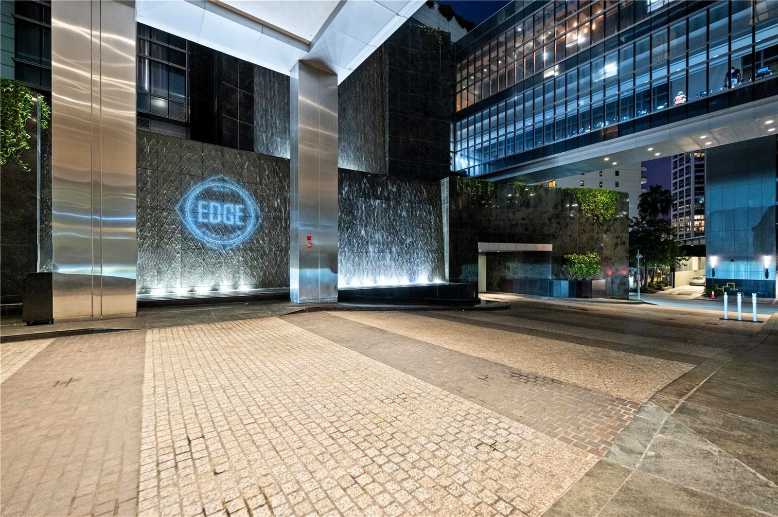 Building Photo - 1435 Brickell Ave