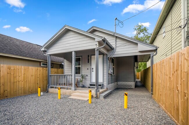 Building Photo - 5512 Texas St