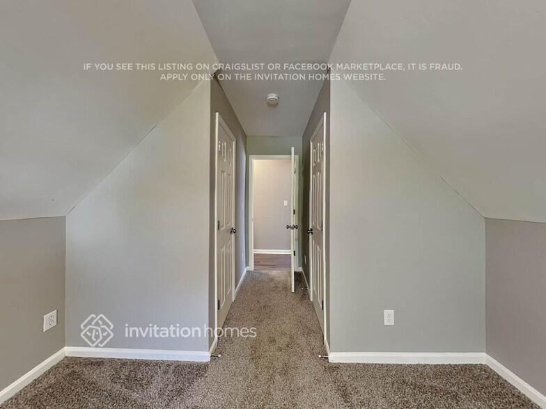 Building Photo - 204 Maywood Path