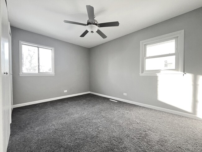 Building Photo - 1606 N Poplar Ave