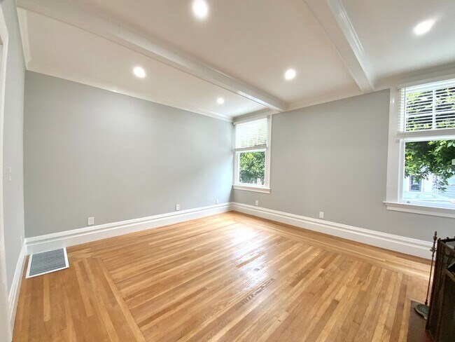 Building Photo - FULLY REMODELED 2BR/1BA. Dishwasher! Laund...