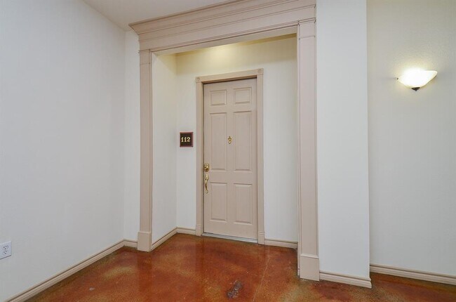 Building Photo - 2400 McCue Rd