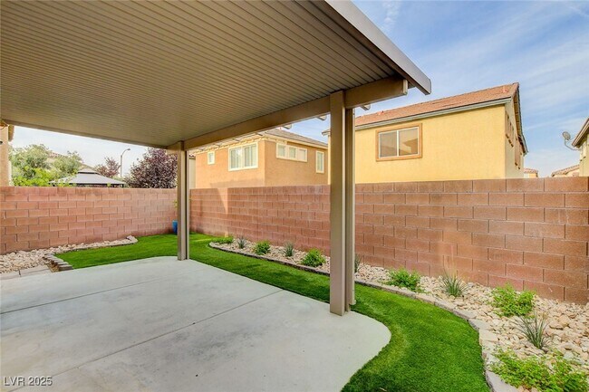 Building Photo - 9768 Plane Tree Ct