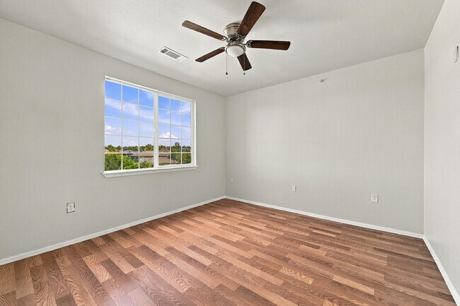 Building Photo - 2662 S Cathay Way