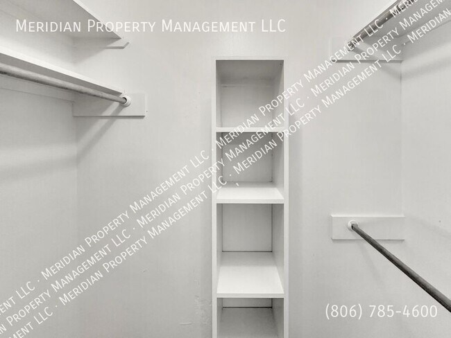 Building Photo - 531 N. Clinton-