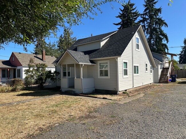 Building Photo - Updated 3 bedroom 1 bathroom house! MOVE I...